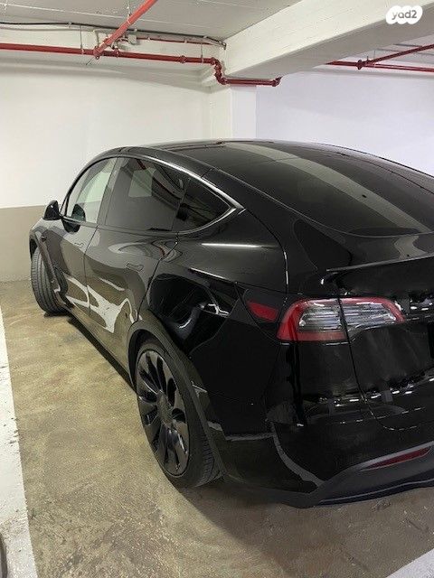 מודעת רכב טסלה מודל Y