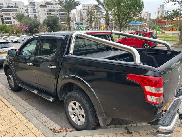 מיצובישי טרייטון / L200