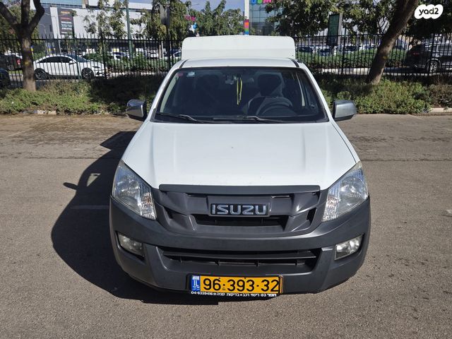 איסוזו די-מקס