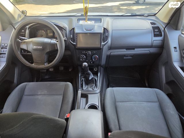 איסוזו די-מקס