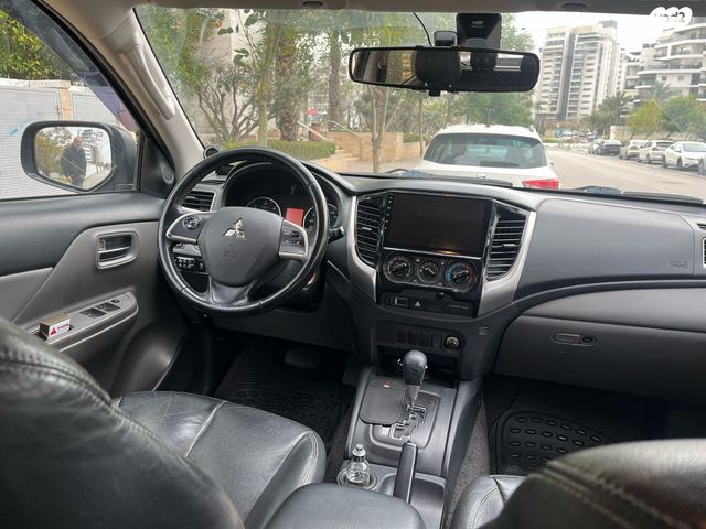 מודעת רכב מיצובישי טרייטון / L200