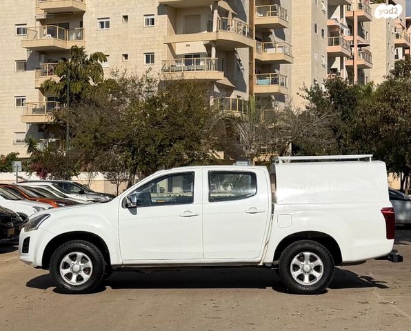 איסוזו די-מקס