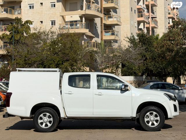 איסוזו די-מקס