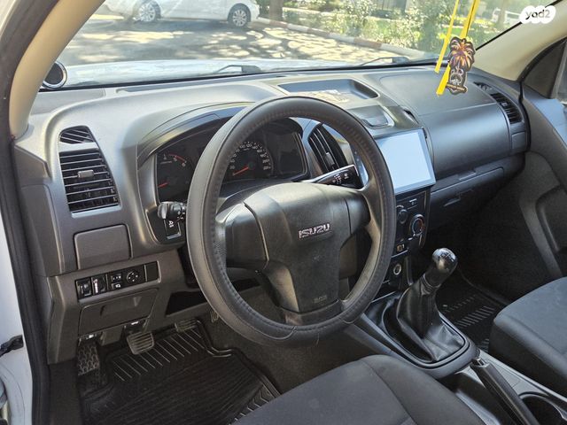 איסוזו די-מקס