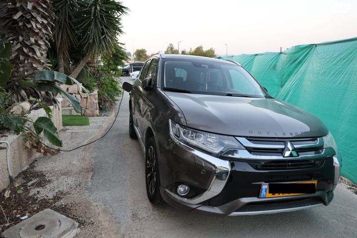 מודעת רכב מיצובישי אאוטלנדר