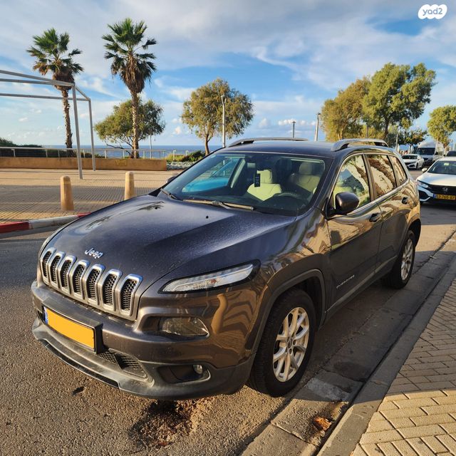 מודעת רכב ג'יפ צ'ירוקי