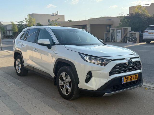 טויוטה RAV4
