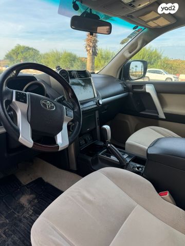 טויוטה לנד קרוזר