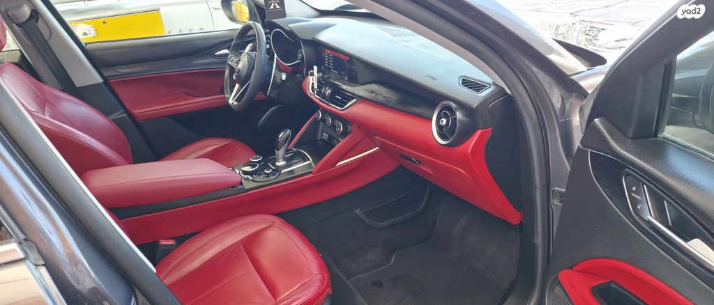 אלפא רומיאו סטלביו