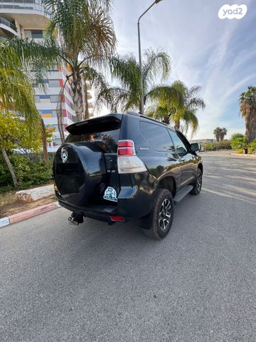 טויוטה לנד קרוזר