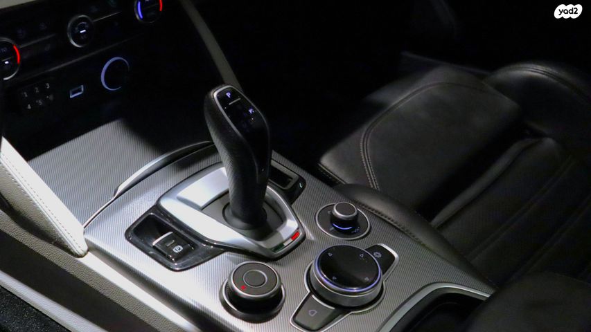 אלפא רומיאו סטלביו