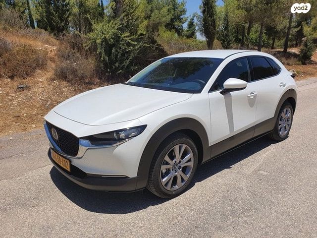 מודעת רכב מאזדה CX-30