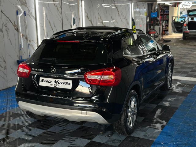 מודעת רכב מרצדס-בנץ GLA