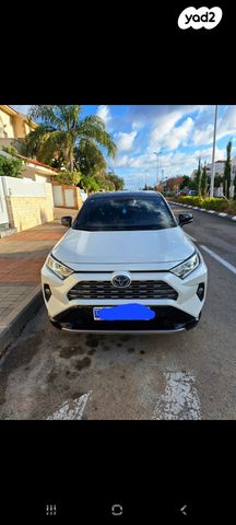 טויוטה RAV4
