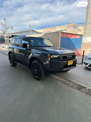 טויוטה לנד קרוזר