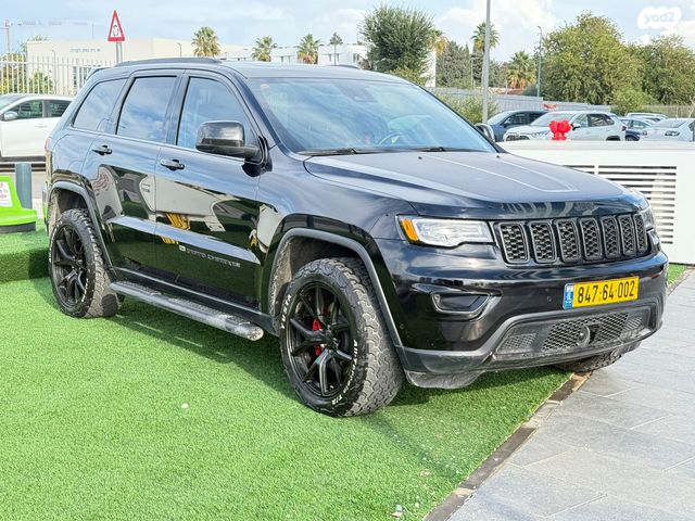 מודעת רכב ג'יפ גרנד צ'ירוקי