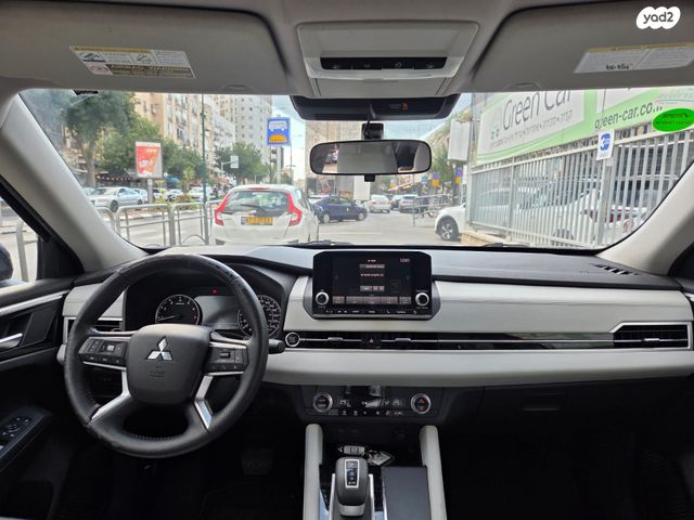 מיצובישי אאוטלנדר