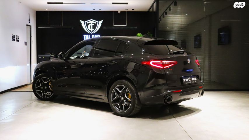 אלפא רומיאו סטלביו