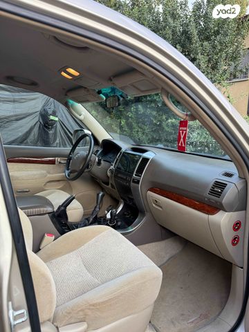 טויוטה לנד קרוזר