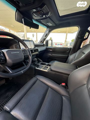 טויוטה לנד קרוזר