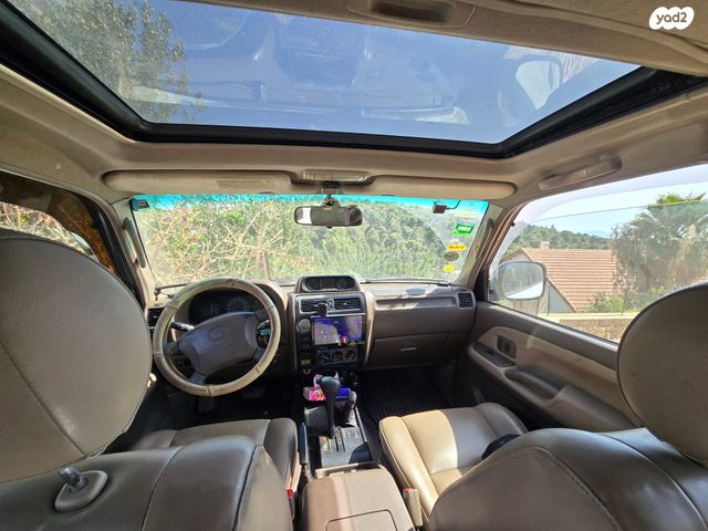 טויוטה לנד קרוזר