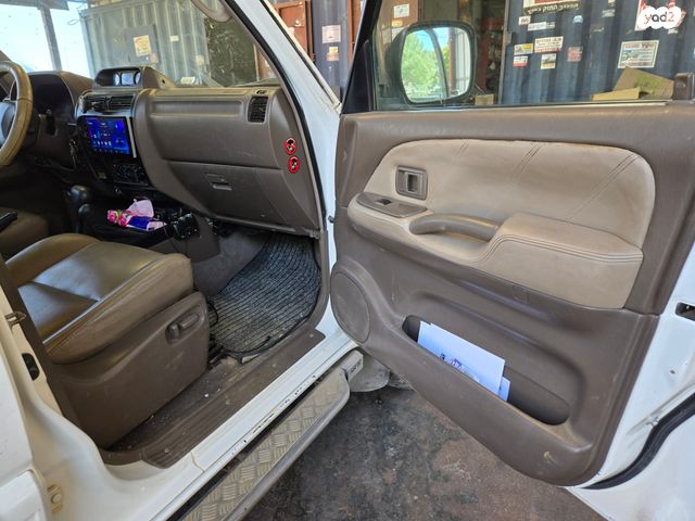 טויוטה לנד קרוזר