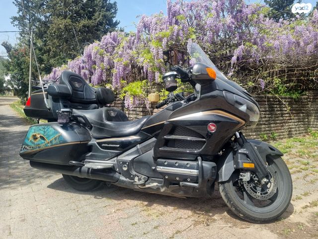 מודעת רכב הונדה GL1800 גולד-ווינג