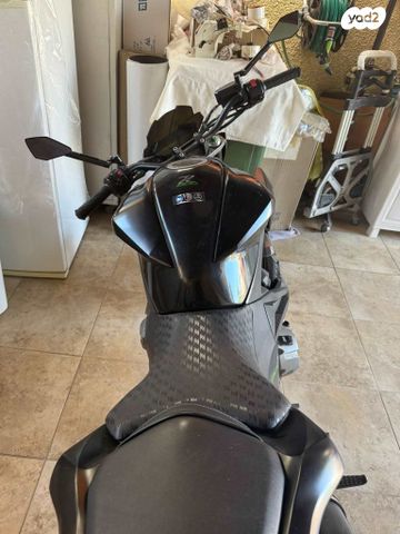 קאוואסאקי Z800R