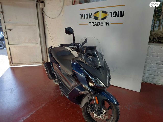 מודעת רכב קימקו דאון-טאון 350