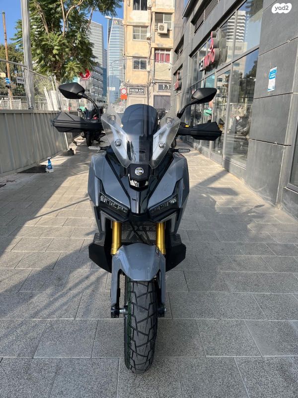 סאן יאנג ADX400