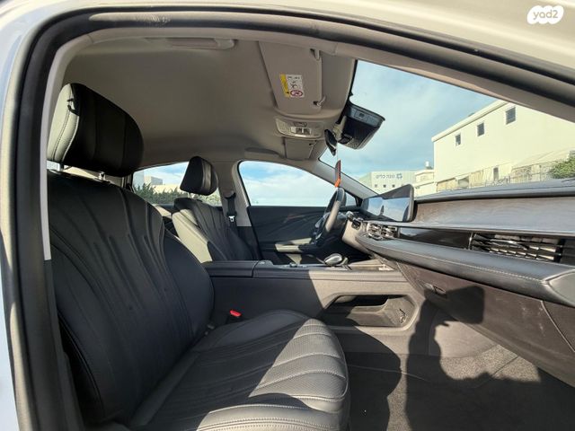 צ׳רי אריזו 8