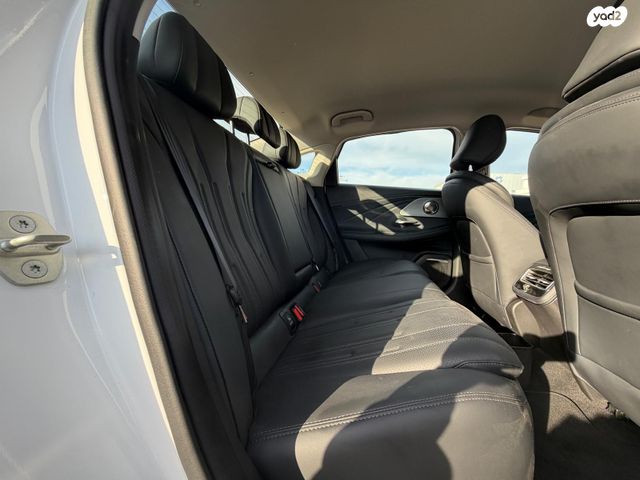 צ׳רי אריזו 8