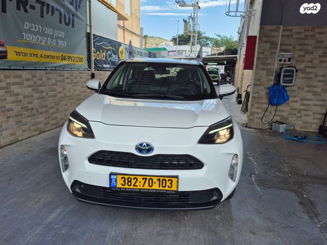 מודעת רכב טויוטה יאריס קרוס