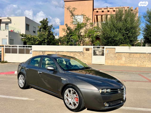 אלפא רומיאו 159