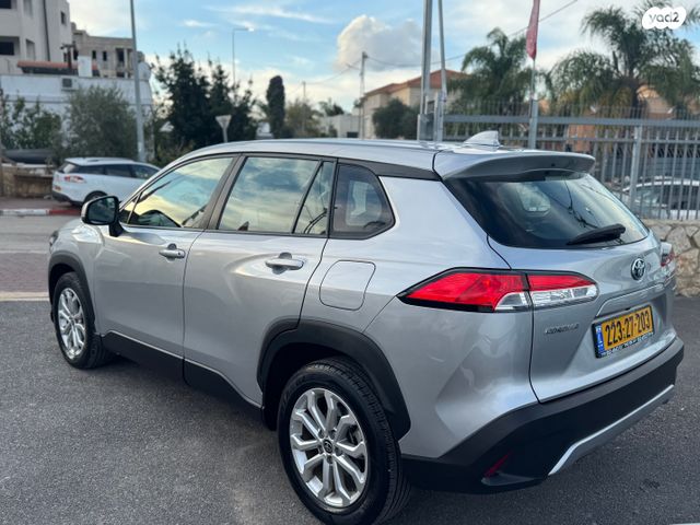 טויוטה קורולה קרוס