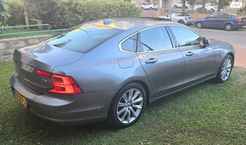 וולוו S90