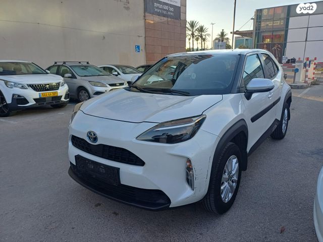 מודעת רכב טויוטה יאריס קרוס