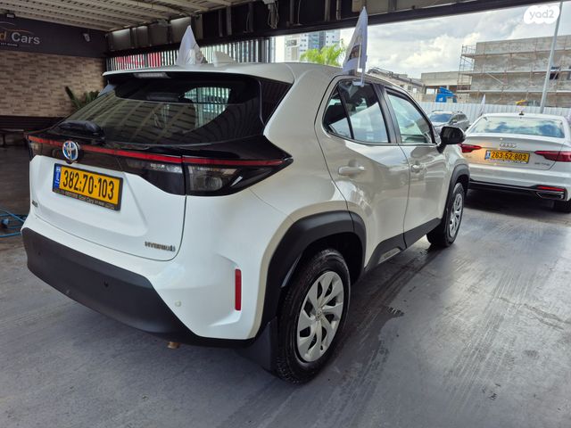 טויוטה יאריס קרוס