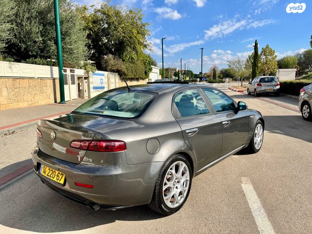 אלפא רומיאו 159