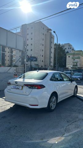 טויוטה קורולה