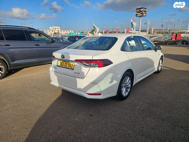 טויוטה קורולה