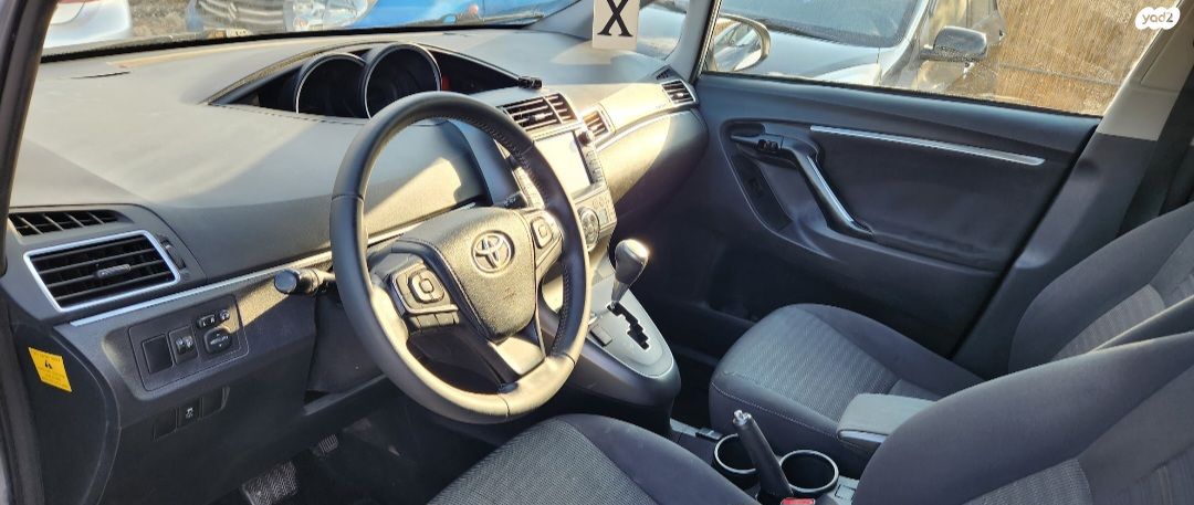 מודעת רכב טויוטה ורסו