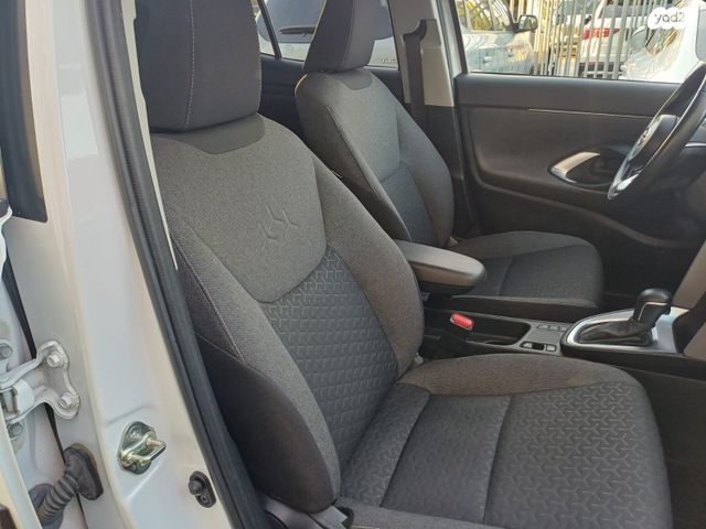 טויוטה יאריס קרוס