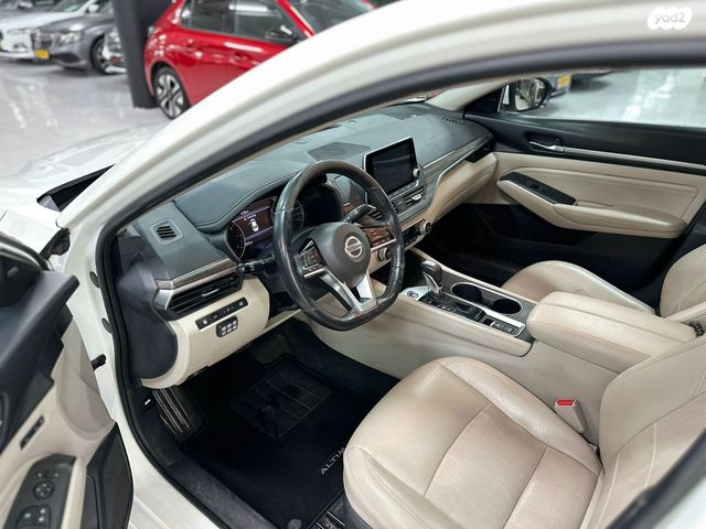 ניסאן אלטימה