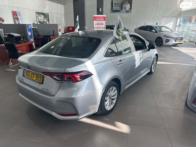 טויוטה קורולה