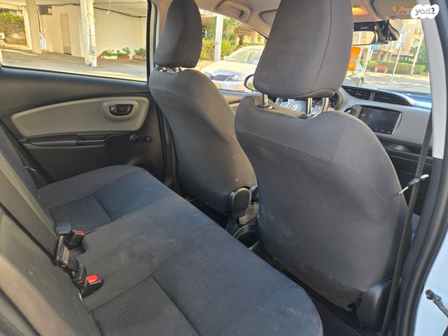 טויוטה יאריס