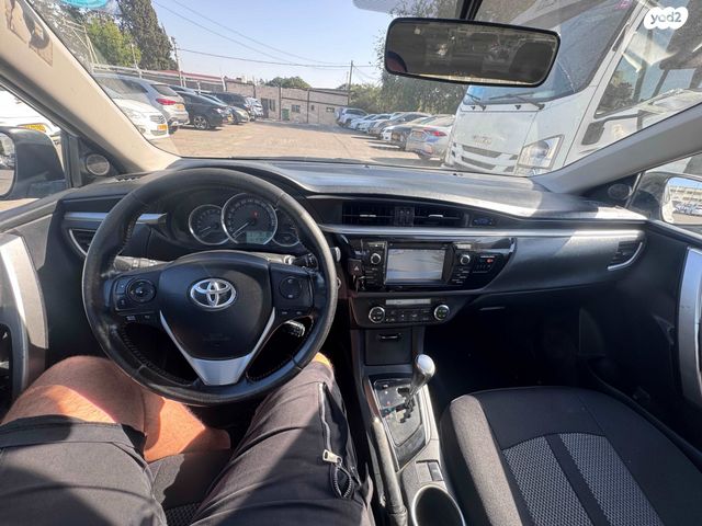 טויוטה קורולה