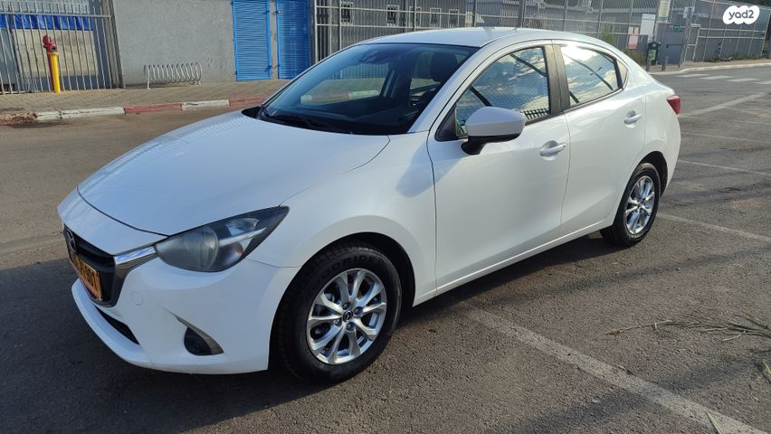 מודעת רכב מאזדה 2