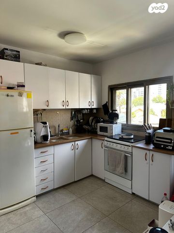 דירה, שירת גאולים 20, נווה ישראל, הרצליה