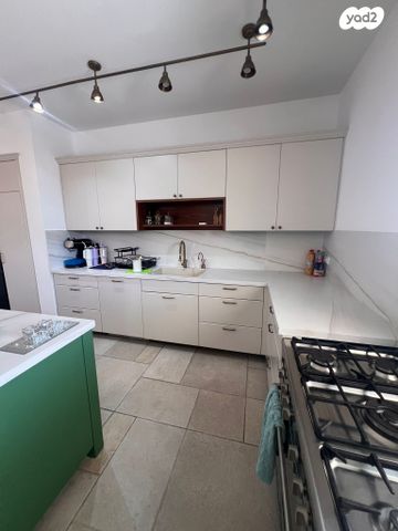 דירת גן, ארבע אמהות 21, גדרה מזרח, גדרה